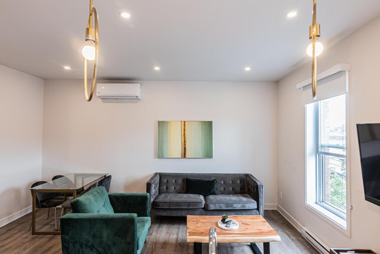 2 Bedroom Luxury In The Mile End By Den Stays Монреаль Экстерьер фото